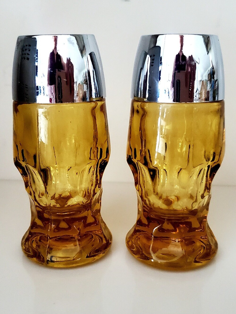 Vintage Faceted Honey Amber Glass Salt & Pepper Shakers Chrome Silver Tops MCM